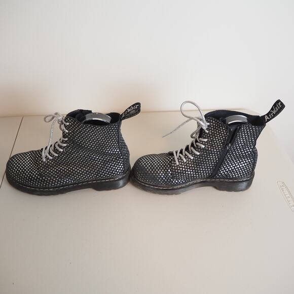 Dr. Martens‎ Kids 1460 Junior Lace Up Boots Black Cosmic Stars Size 3 Air Wair - Picture 5 of 11